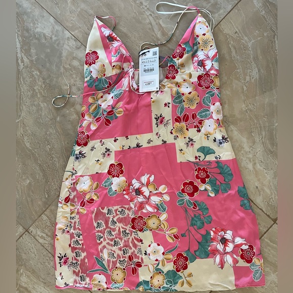 Women’s Zara Mini Dress - Picture 1 of 2
